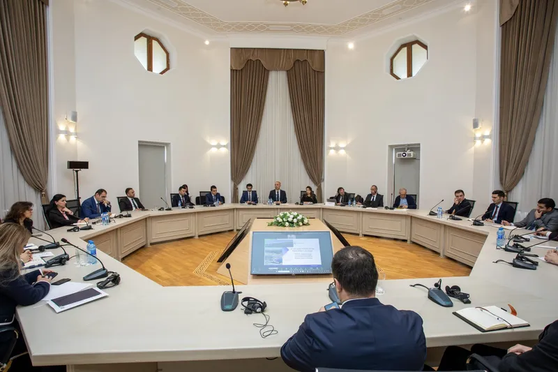 Azərbaycan enerji sektorunun karbonsuzlaşdırılmasına dair yeni yol xəritəsi təqdim olundu