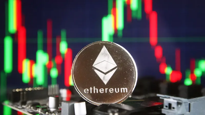 Ethereum bir ayda 35% ucuzlaşdı, lakin Reid Hoffman mövqeyini qoruyur