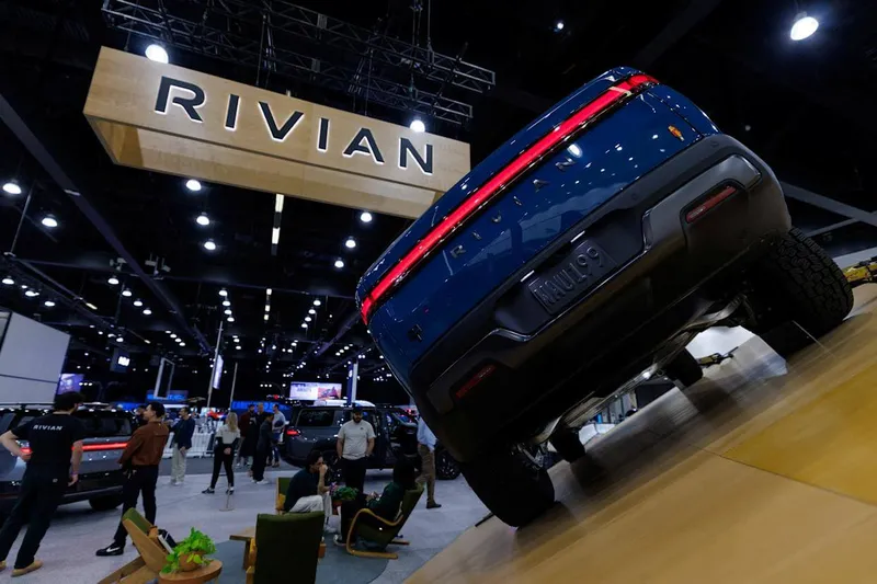 Rivian 2500 dollarlıq Autonomy+ təqdim edir