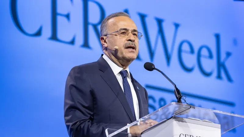 Aramco rəhbəri: İran müharibəsi neft bazarları üçün “fəlakətli” ola bilər