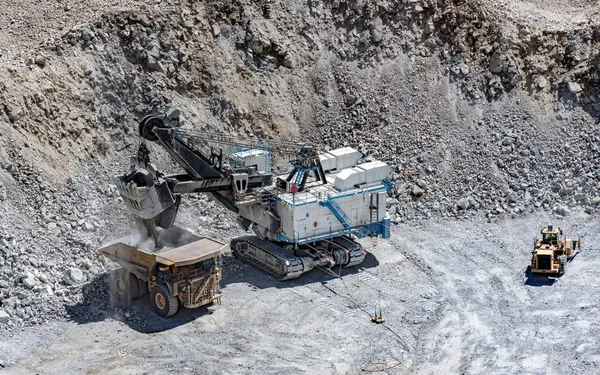 copper mine in chile (1)