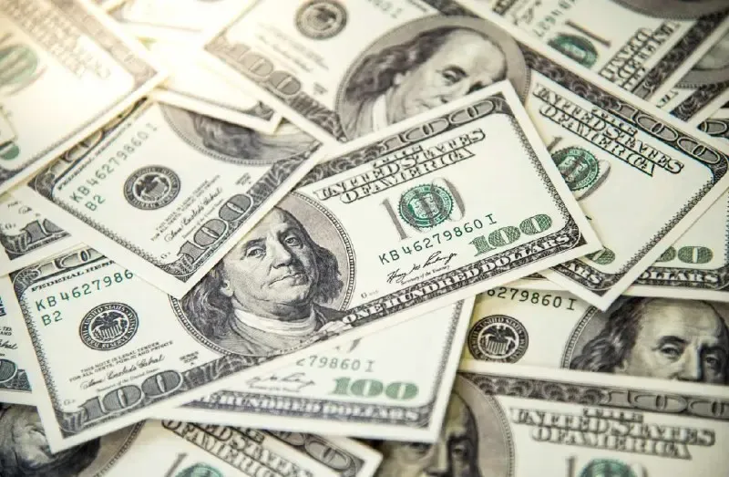 Dollar İran gərginliyi fonunda əsas valyutalara qarşı bahalaşdı