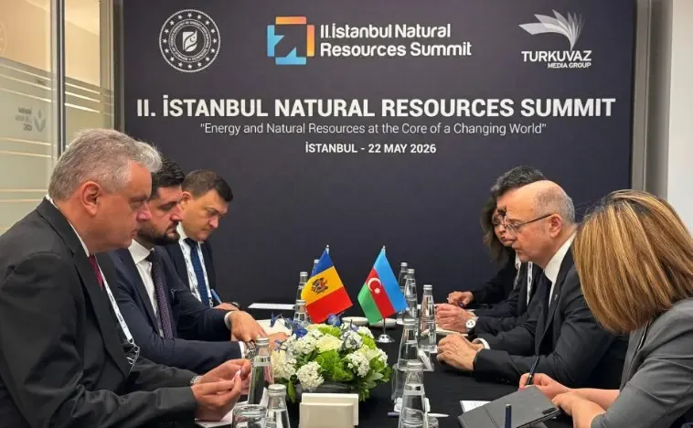 Pərviz Şahbazov enerji nazirləri ilə görüşüb