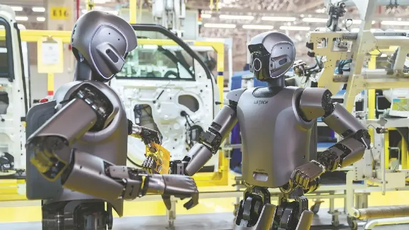 Cənubi Koreyada zavod işçiləri robotlara görə tətil ediblər