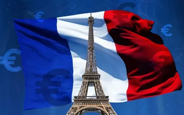 fransa bayrağı paris Eyfel qülləsi
