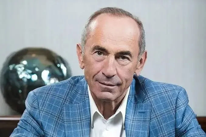 Ermənistan məhkəməsi Robert Koçaryan barəsində iki aylıq həbs seçib