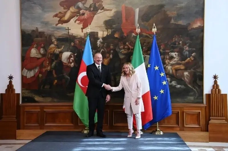 İlham Əliyev Melonini  təbrik edib