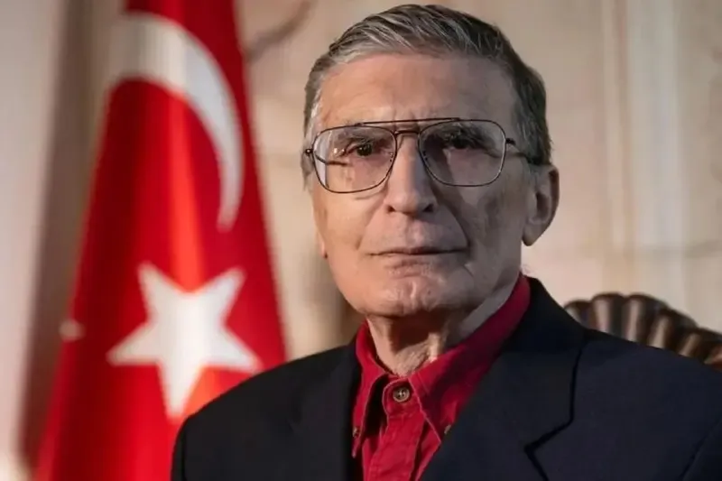 İlham Əliyev Əziz Sancarı Şöhrət ordeni ilə təltif edib