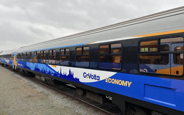 govolta-train-exterior (1)