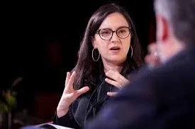 Fed-in keçmiş qubernatoru Adriana Kuglerin istefasının arxasında etik qalmaqal ortaya çıxdı