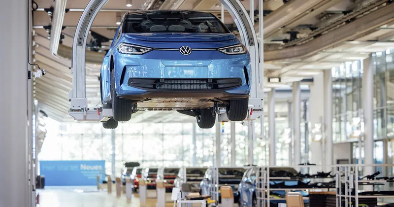 Volkswagen Almaniyada 88 illik tarixində ilk dəfə zavodunda avtomobil istehsalını dayandırıb